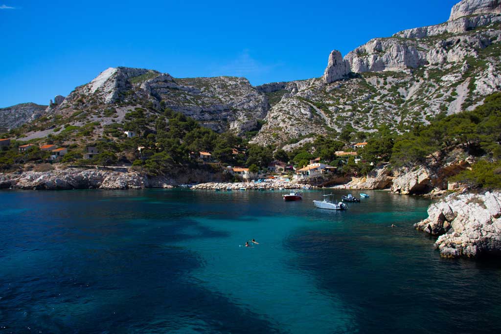 Calanques de Cavalaire-sur-Mer en bateau